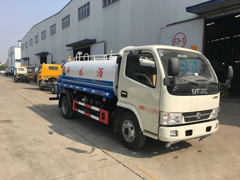 5噸(5方)東風(fēng)多利卡綠化灑水車(chē)價(jià)格