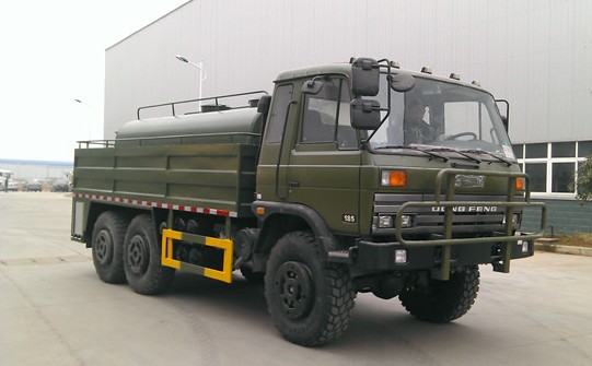 多功能灑水車(chē)——沙漠運水車(chē)