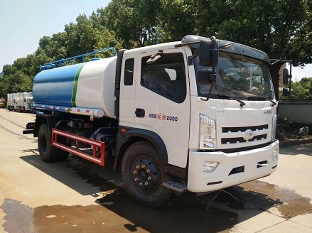 10噸灑水車(chē)參數_時(shí)風(fēng)風(fēng)馳10方綠化灑水車(chē)廠(chǎng)家價(jià)格