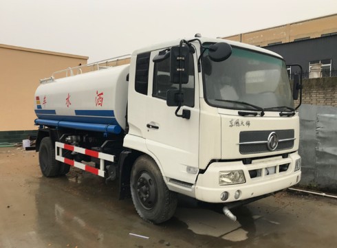 10噸灑水車(chē)價(jià)格查詢(xún)_最便宜的東風(fēng)天錦10噸綠化灑水車(chē)廠(chǎng)家價(jià)格