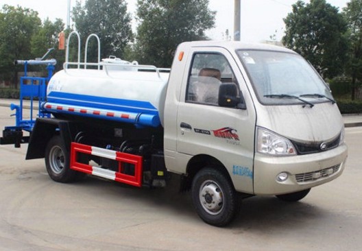 北汽黑豹2噸藍牌綠化灑水車(chē)