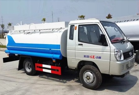 3噸灑水車(chē)圖片_3噸時(shí)風(fēng)風(fēng)菱藍牌綠化灑水車(chē)