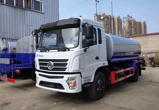 12噸灑水車(chē)價(jià)格查詢(xún)_東風(fēng)新款專(zhuān)底12噸綠化灑水車(chē)