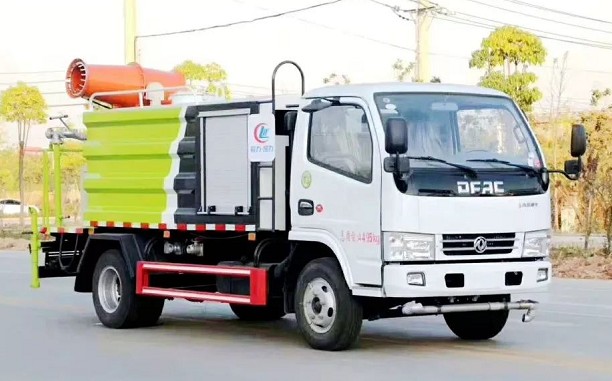 藍牌灑水車(chē)和黃牌灑水車(chē)的區別_東風(fēng)小多利卡5方藍牌抑塵車(chē)