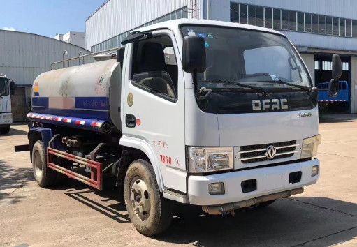 二手東風(fēng)多利卡5方灑水車(chē)_二手5方灑水車(chē)